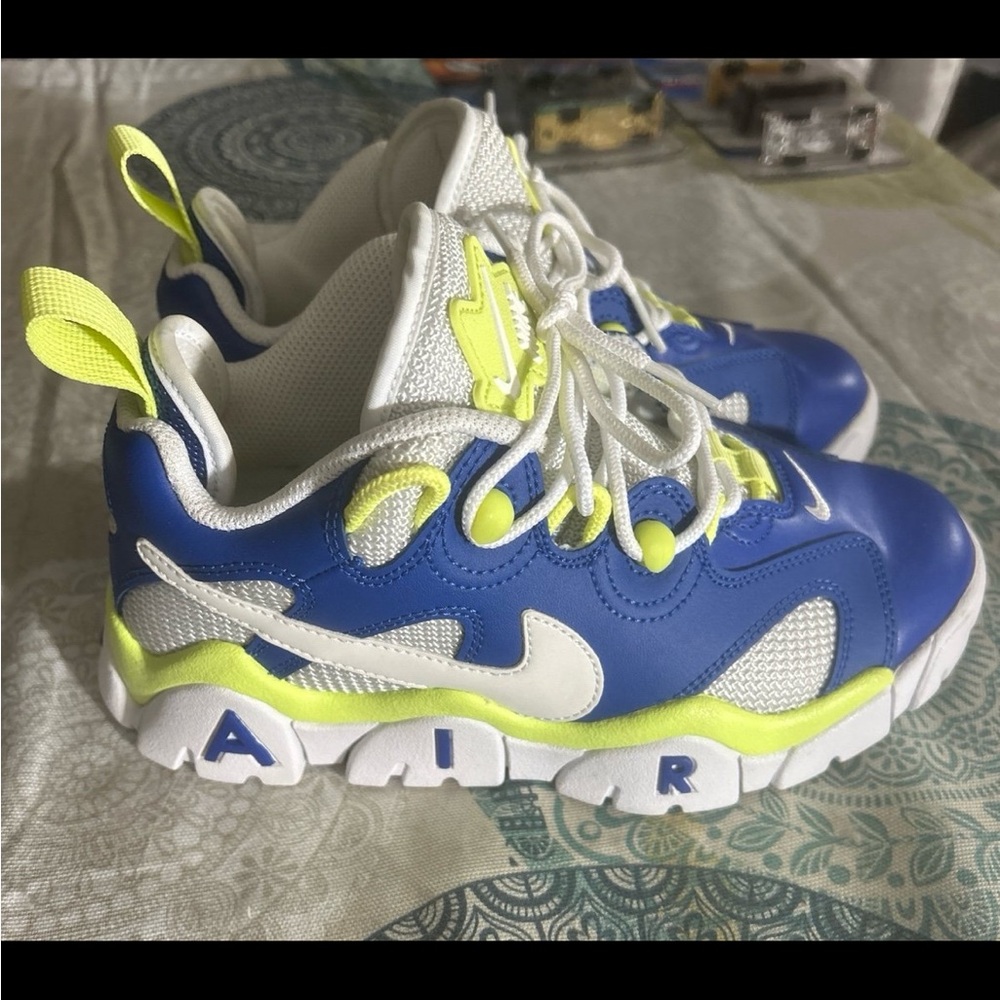 Nike Barrage Kids.
